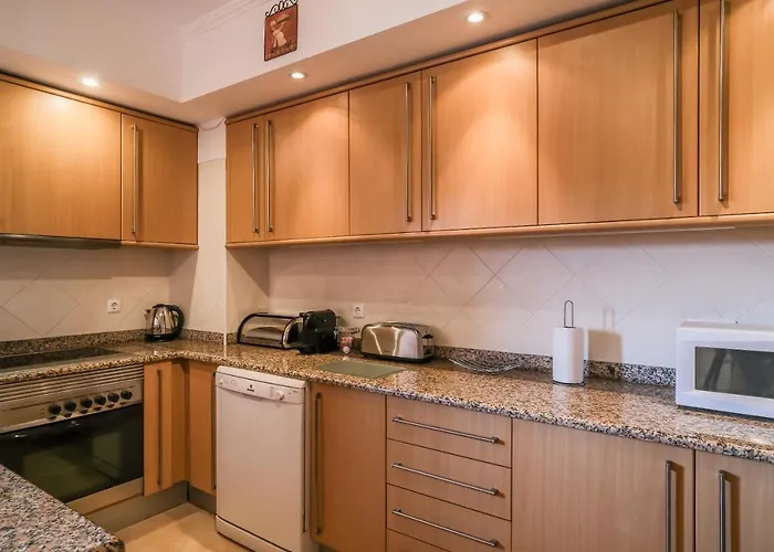 Top-Floor 2 Bedroom Holiday Home With Sea View And Pool