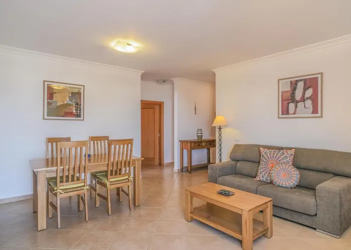 Top-Floor 2 Bedroom Holiday Home With Sea View And Pool