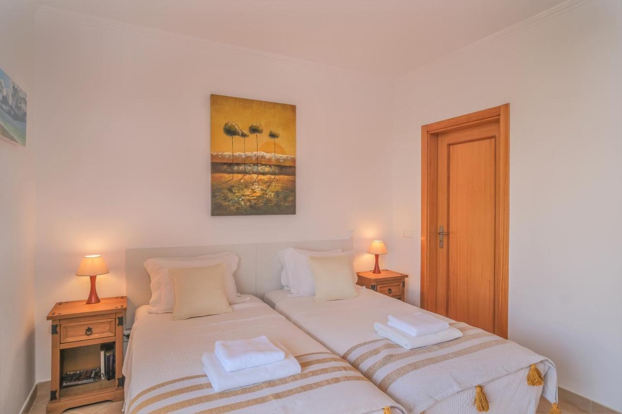 Top-floor 2 Bedroom With Sea View And Pool Apartament *