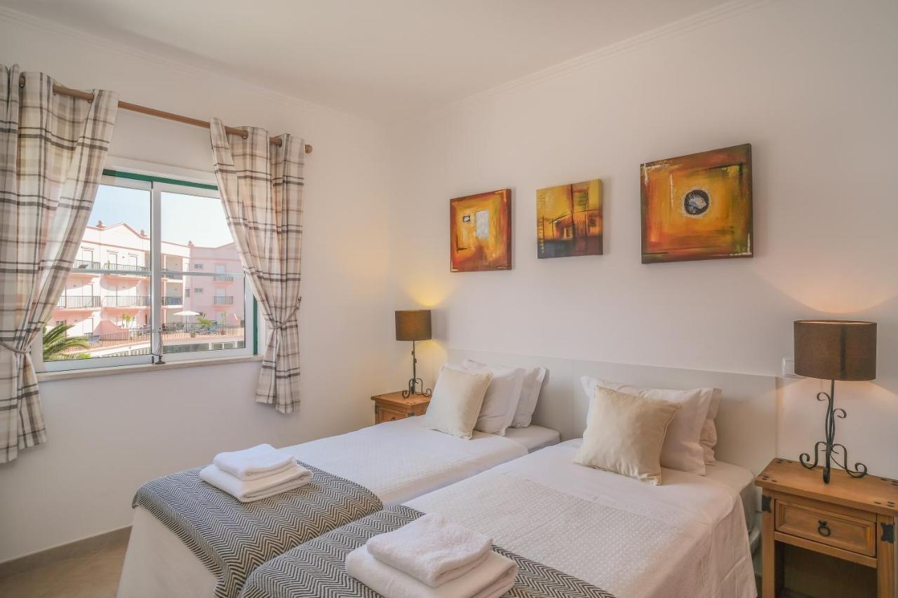 Top-floor 2 Bedroom With Sea View And Pool Apartament